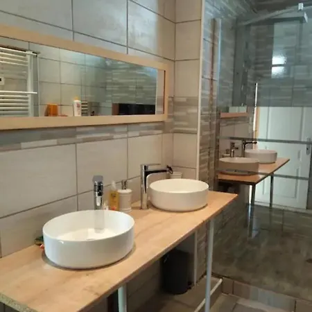 Spacieuse Dans Maison